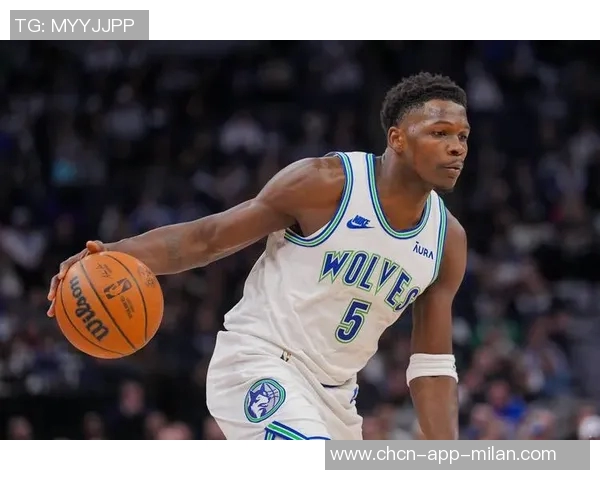 爱德华兹半场表现亮眼11投5中贡献14分1篮板1助攻1盖帽 爱德华兹半场表现亮眼11投5中贡献14分1篮板1助攻1盖帽