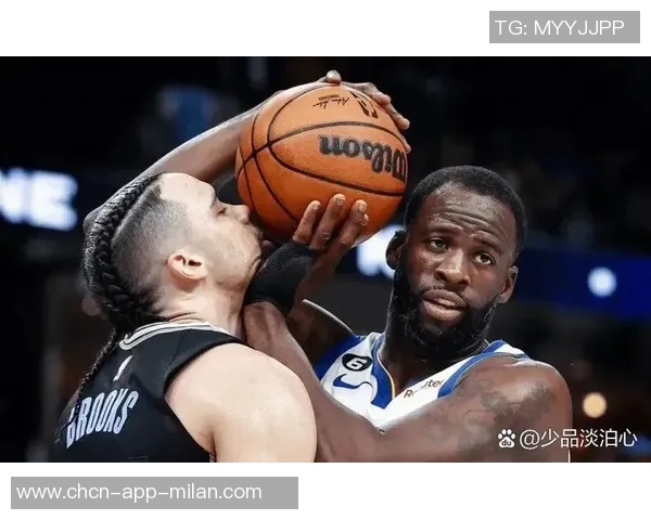 狄龙半场表现抢眼得分上双但犯规频繁状态堪忧 狄龙半场表现抢眼得分上双但犯规频繁状态堪忧