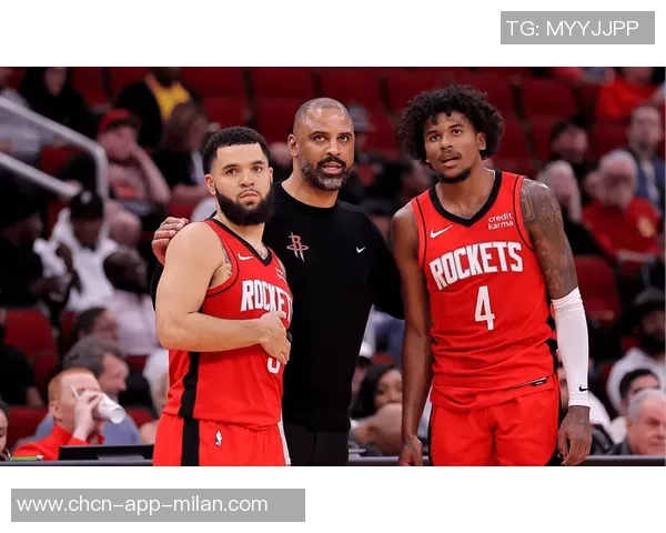 乌度卡称赞卡佩拉护筐与空接能力申京双塔组合展现更强侵略性 乌度卡称赞卡佩拉护筐与空接能力申京双塔组合展现更强侵略性