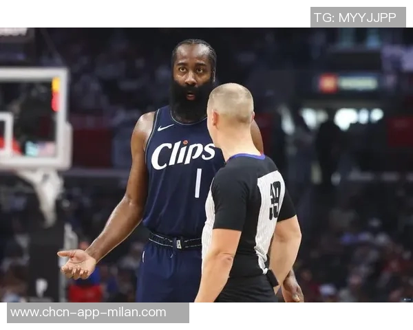 哈登强调上半场连续得分的重要性需要更强侵略性以扭转落后局面 哈登强调上半场连续得分的重要性需要更强侵略性以扭转落后局面