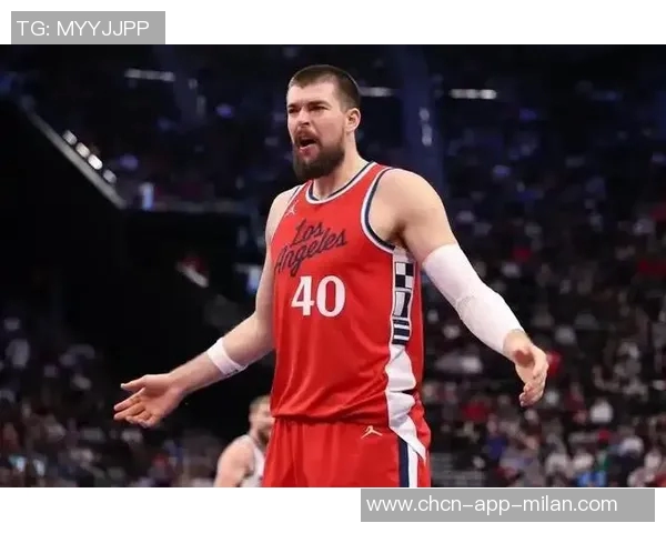 贝弗利称独行侠争冠潜力巨大双中锋阵容提升防守表现