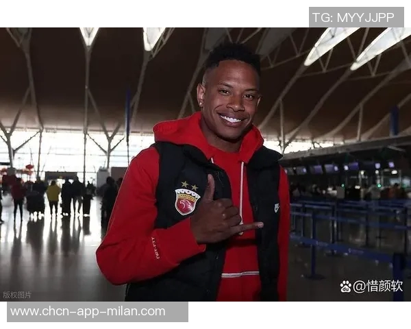 29岁海港中场茹萨宣布自由身加盟成都蓉城正式签约